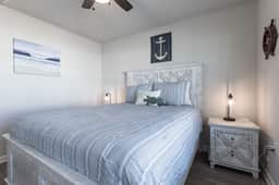 Bon Secour Bungalow- Clean, Spacious, Close To OWA & Beach!