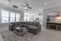 Blue Dolphin- Great Location, Amazing Pool, Putting Green, More!