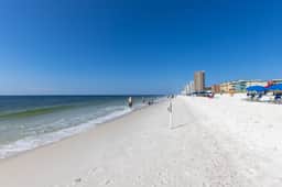 Ocean Reef 105-  Adorable! Budget Friendly! Beach Front! Great Pool!