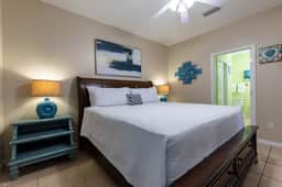 Villa Rose- OBA Living! Location X3! Close To Wharf, Golf, Food, Fun!