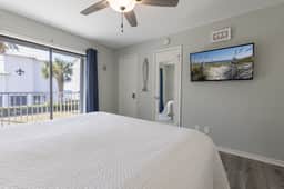 Seascape 105- Perfect Location! Beach View! Fun Pool! Free Parking!