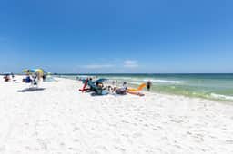 Island Shores 655- Clean, Beach Front, Walk Everywhere! Heart Of Gulf Shores!
