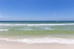 Island Shores 655- Clean, Beach Front, Walk Everywhere! Heart Of Gulf Shores!