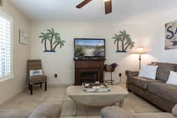 OE302- Hidden Jewel! Walk To Festivals, Beach, Restaurants, All! Nice Pool! - Image 4