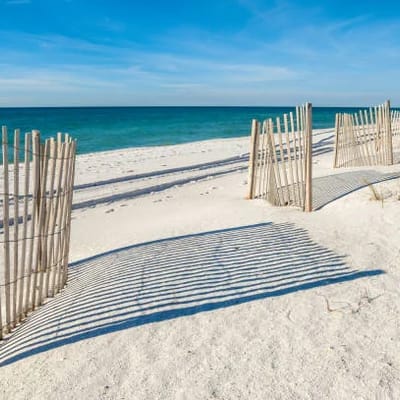 Coastal Harmony- Close To Shopping, OWA, Sports Plex, Minutes From Beach!