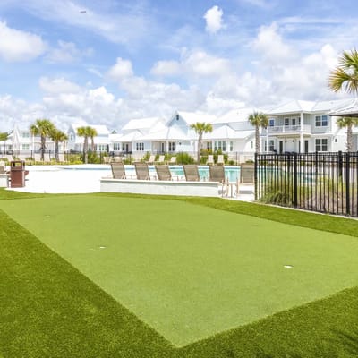 Blue Dolphin- Great Location, Amazing Pool, Putting Green, More!