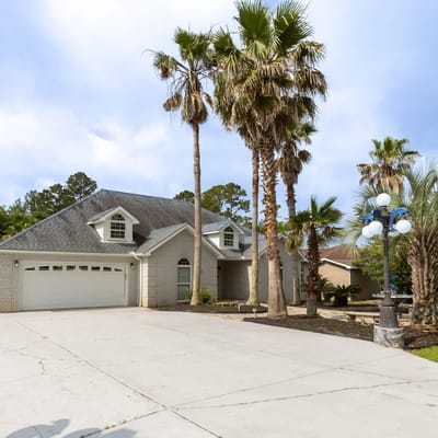 Fun Daze- Private Pool! XL Home, Near OWA, Sports Fields, Fun, Beach!