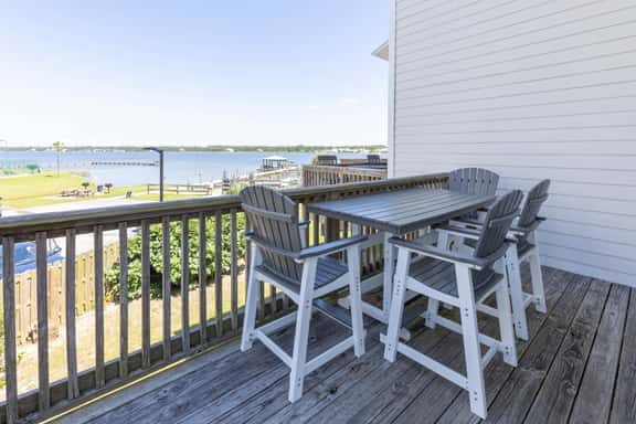 CNB10-  West Beach Jewel! Enjoy The Beach & Lagoon! Great View! - Image 1