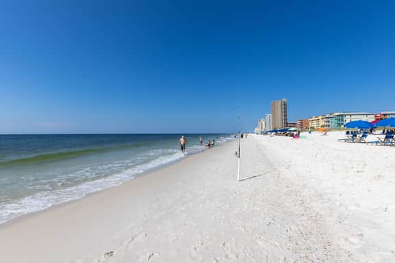 Ocean Reef 105-  Adorable! Budget Friendly! Beach Front! Great Pool!