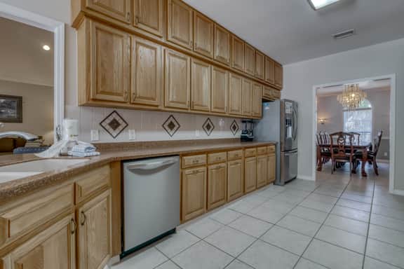 Fun Daze- Private Pool! XL Home, Near OWA, Sports Fields, Fun, Beach!