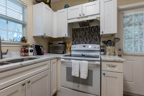 Villa Rose- OBA Living! Location X3! Close To Wharf, Golf, Food, Fun!
