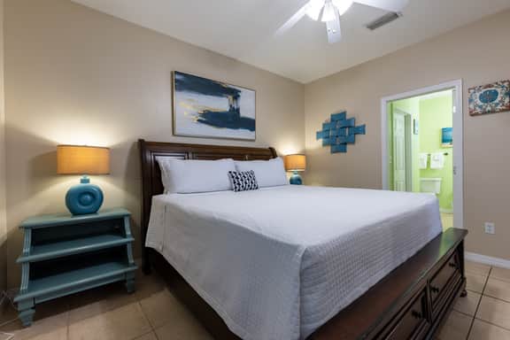 Villa Rose- OBA Living! Location X3! Close To Wharf, Golf, Food, Fun!
