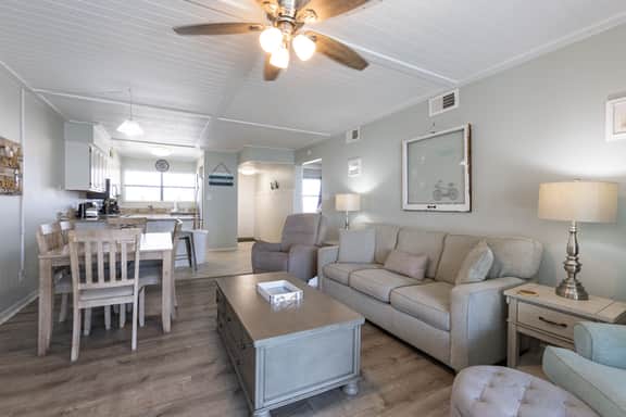 Seascape 105- Perfect Location! Beach View! Fun Pool! Free Parking!