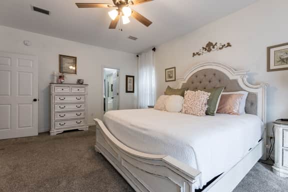 Southern Charm"- *Heated Pool, Close To OWA, Sports Plex, Tanger, & Beach!