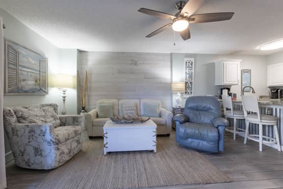 Tradewinds 108- 1 Bedroom with Hall Bunks! 2 Full Bathrooms! Updated!