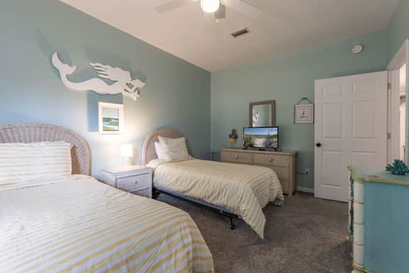 Southern Charm"- *Heated Pool, Close To OWA, Sports Plex, Tanger, & Beach!