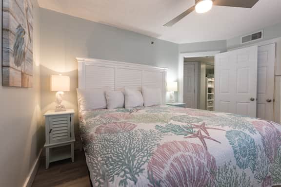 Tradewinds 108- 1 Bedroom with Hall Bunks! 2 Full Bathrooms! Updated!