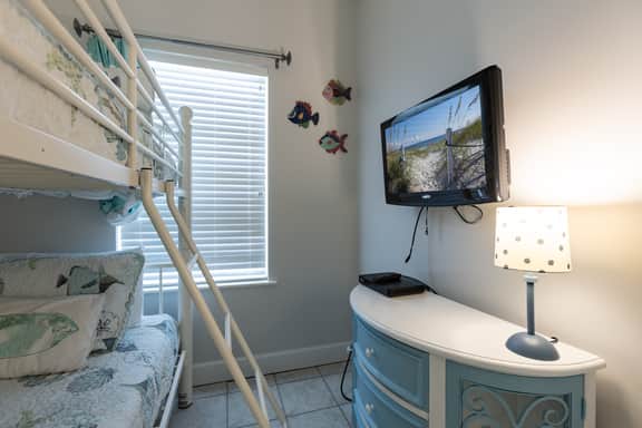 Seawind 1707- OMG View! Luxury Complex! Kiddie Pool! Hot Tub! CLEAN!