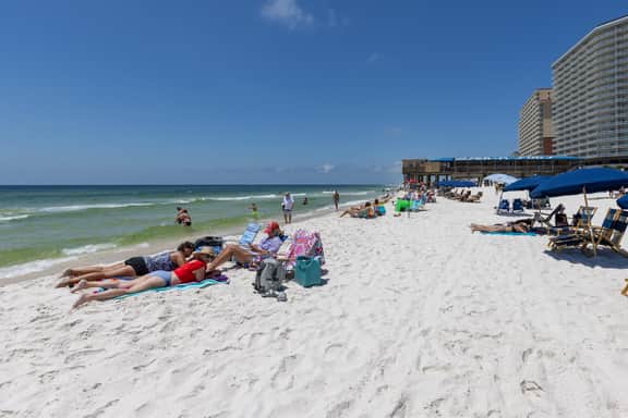 Island Shores 654- Heart Of Gulf Shores, Walk To Everything, Clean, Cozy!