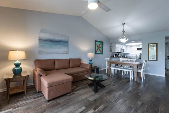Palmetto 306- Cute Condo! Pool, Beach Gear Included! Location X3!