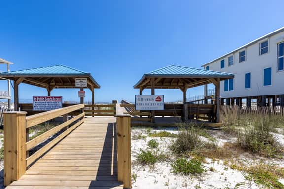 GSSR Club 502C- Best Of Both Worlds! Lagoon & Beach! Great Pool & Hot Tub!
