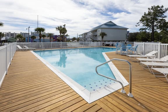 Palmetto 306- Cute Condo! Pool, Beach Gear Included! Location X3!