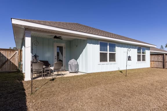 Bon Secour Bungalow- Clean, Spacious, Close To OWA & Beach!
