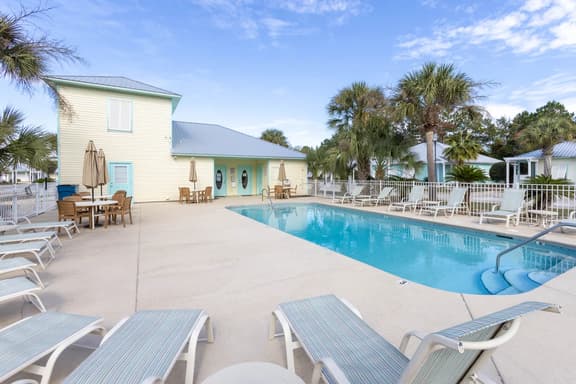 Villa Rose- OBA Living! Location X3! Close To Wharf, Golf, Food, Fun!